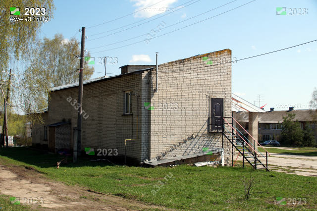 2023 Задний фасад Головинского сельского Дома культуры в деревне Головино Петушинского района Владимирской области