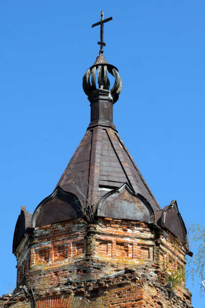 шатёр колокольни Троицкой церкви в Головино Петушинского района Владимирской области в 2023 году