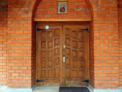 западный вход в Пантелеймоновскую церковь; посёлок Городищи Петушинского района Владимирской области