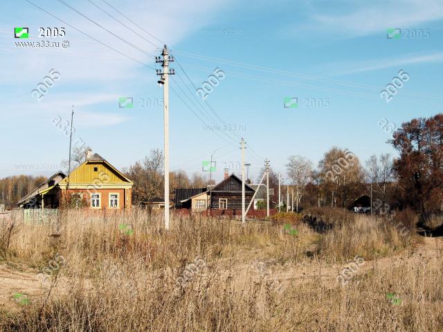 2005 Общий вид улицы Каргополова в районе 60-х домов; деревня Караваево Петушинского района Владимирской области