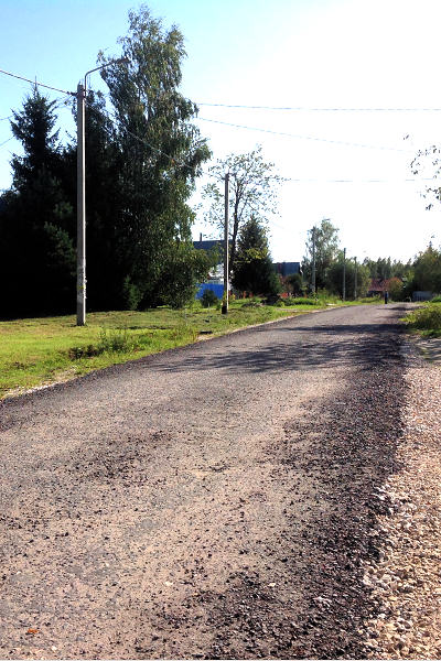 Новый полуасфальт на главной улице деревни Аннино Петушинского района Владимирской области