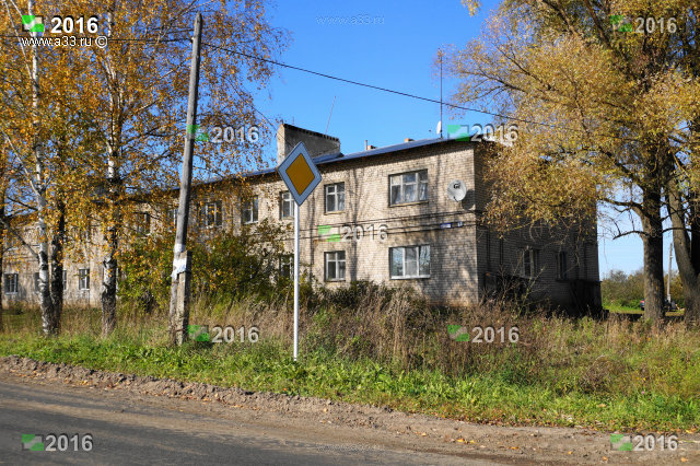 Единственный двухэтажный многоквартирный дом в селе Чертково находится по адресу улица Молодёжная, 5