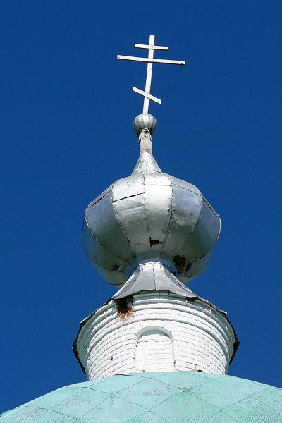центральная глава Троицкой церкви в Дуброво Селивановского района Владимирской области частично сохранилась но требует реставрации