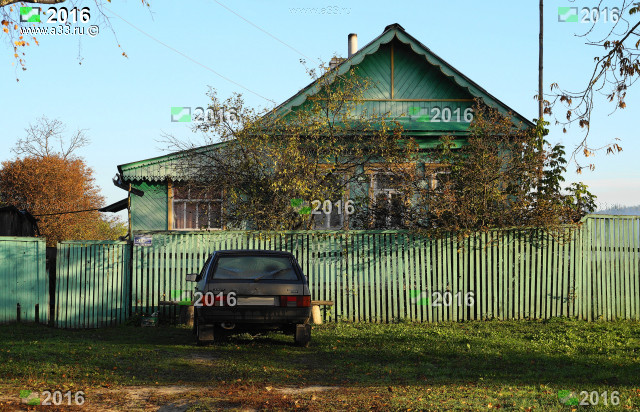 Типичный пятистенок на три окна с прикладом, классика сельской архитектуры Ильинское Селивановский район Владимирская область