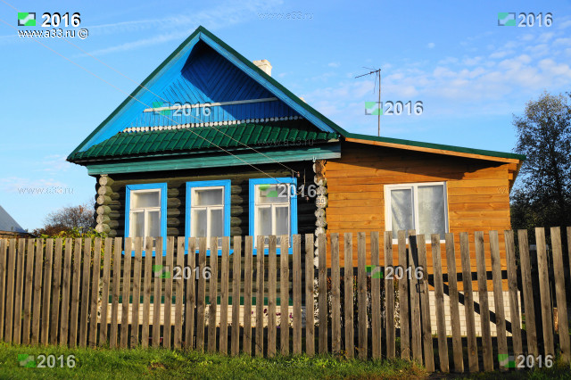 Последний сохранившийся жилой дом номер 80 по четной стороне села Ильинское Селивановский район Владимирская область