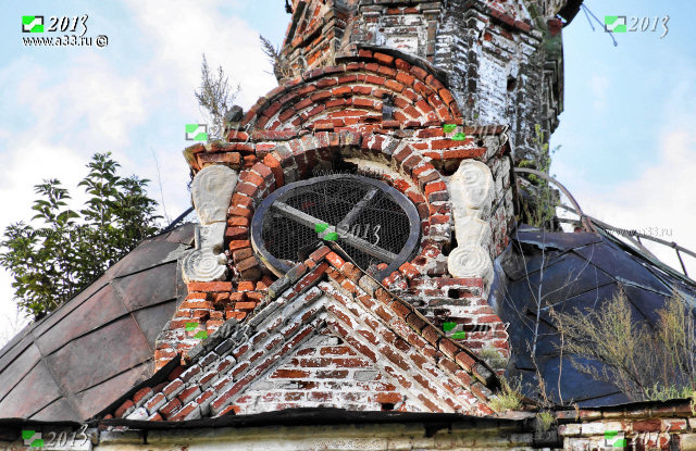 Элементы барокко Спасской церкви в селе Никулино Селивановского района Владимирской области