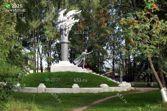 2021 Памятник землякам, погибшим в Великой Отечественной войне 1941 - 1945 годов посёлок Новлянка Селивановского района Владимирской области