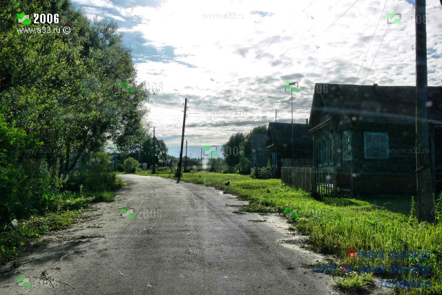 Въезд в деревню Пошатово Селивановского района Владимирской области немного заасфальтирован