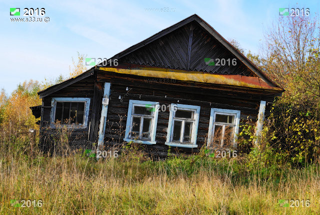 Дом 46 в деревне Скалово Селивановского района Владимирской области заброшен