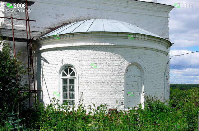 Полукруглая апсида Владимирской церкви в Тучково Селивановского района Владимирской области