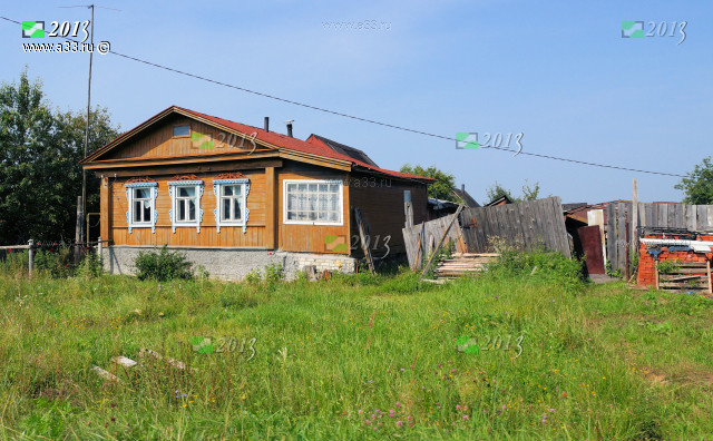 Дом 74 в деревне Рукав, общий вид