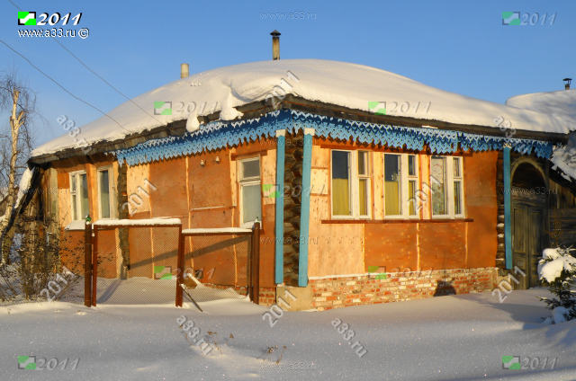 Дом с утеплением сруба фанерой и подручными материлами в деревне Костино Судогодского района Владимирской области