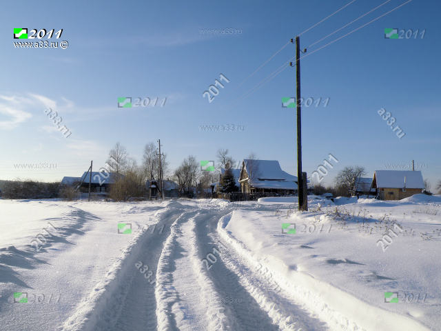Дорога в деревню Костино Судогодского района Владимирской области через поля и снега твёрдого покрытия не имеет