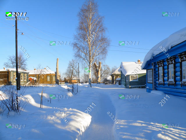 Главная улица деревни Костино Судогодского района Владимирской области в районе дома 9