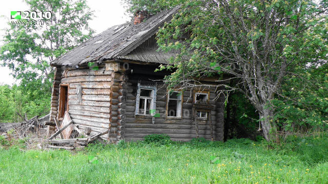 Нежилой дом после пожара в деревне Фомина Рамень Вязниковский район Владимирская область