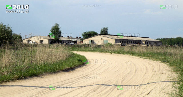 Агропромышленная архитектура в деревне Галкино Вязниковского района Владимирской области