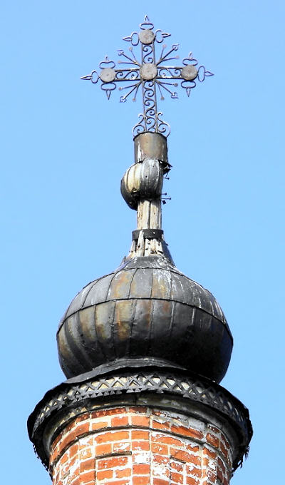 Глава и крест колокольни Никольской церкви урочища Кинешемский погост Вязниковского района Владимирской области
