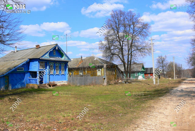 Главная и единственная улица деревни Лог Вязниковского района Владимирской области