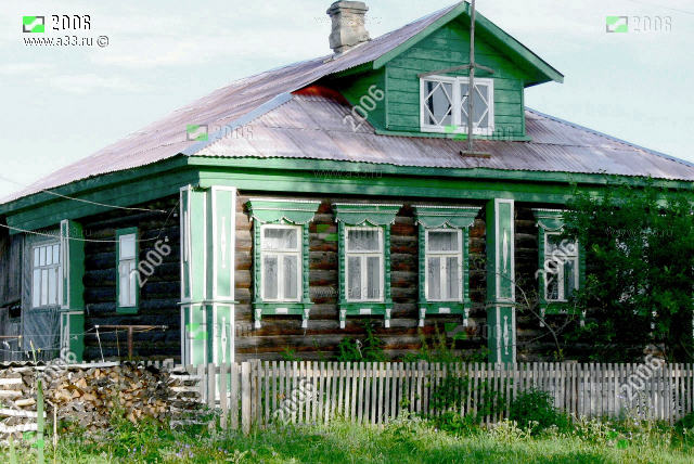 Большой крестьянский дом на шесть окон в посёлке Лукново Вязниковского района Владимирской области