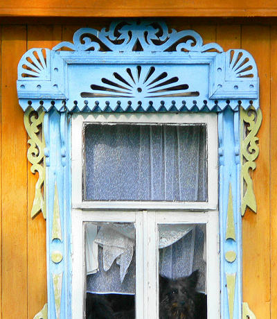 деревянные наличники жилого дома 27 по улице Шоссейной в посёлке Лукново Вязниковского района Владимирской области