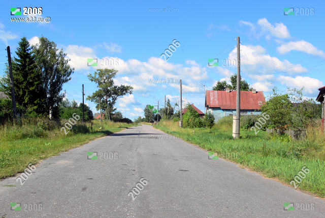 Главная улица деревни Медведево Вязниковского района Владимирской области