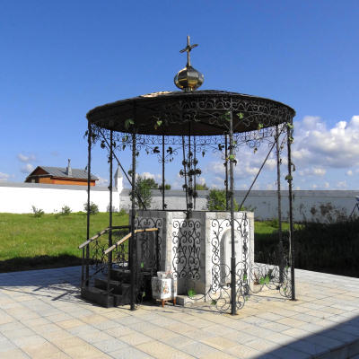 Водосвятная палатка на территории Мстёрского Богоявленского мужского монастыря
