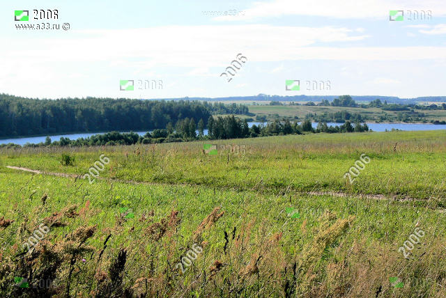 Вид из деревни Нагуево Вязниковского района Владимирской области на Исаевское водохранилище на реке Голубишке