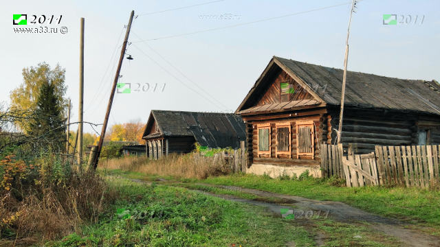 Главная улица деревни Налескино Вязниковского района Владимирской области в районе домов 24 25