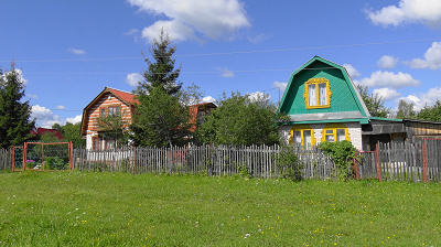 Главная улица деревни Налескино Вязниковского района Владимирской области в районе домов 21 23