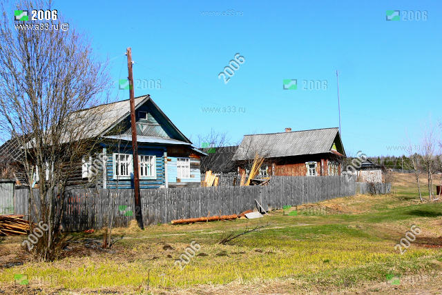Типичная архитектура жилой застройки старой части деревни Охлопково Вязниковского района Владимирской области
