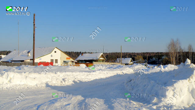 Дом-магазин на улице Кооперативной в деревне Осинки Вязниковского района Владимирской области зимой