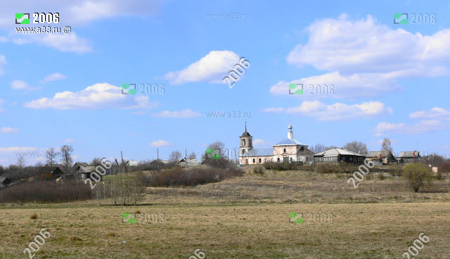 Общий вид посёлка Пировы Городищи Вязниковского района Владимирской области и его Сергиевской церкви