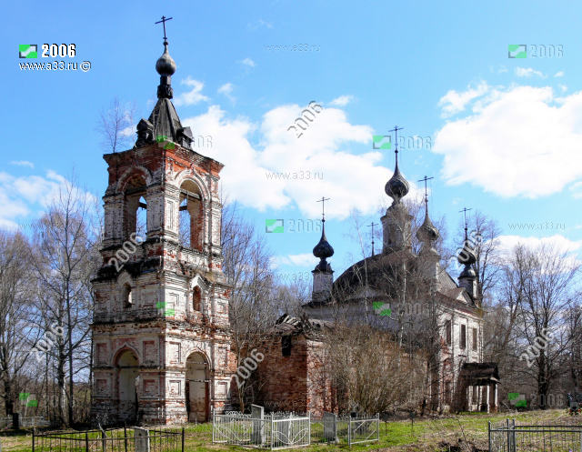 Церковь Преображения Господня на кладбище за деревней Войново Вязниковского района Владимирской области фотография 2006 года