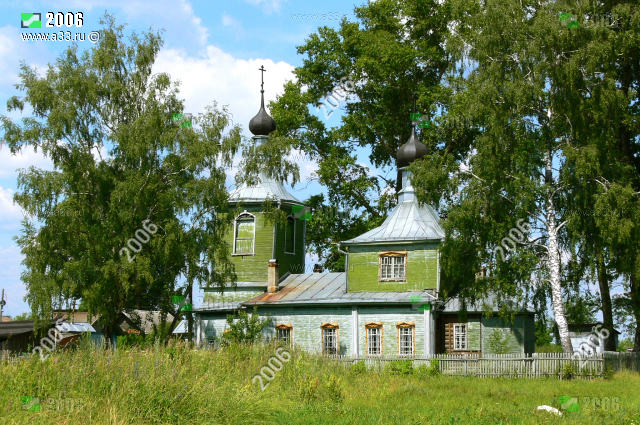 Южный фасад Успенской церкви в деревне Рытово Вязниковского района Владимирской области