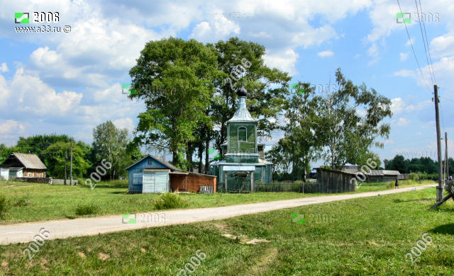 В центре деревни Рытово Вязниковского района Владимирской области находится небольшое кладбище и деревянная Успенская церковь построенная в начале 20 века