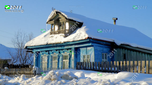 В 2006 году нынешний дом 79 по улице Советской в селе Сарыево Вязниковского района Владимирской области имел ясно читаемые номера 85
