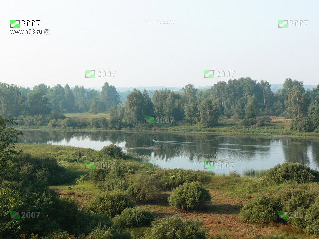 Вид на озеро Монастырское с колокольни Серапионовой пустыни Вязниковского района Владимирской области