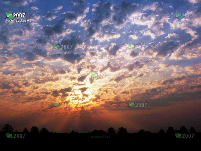 Утреннее небо над Серапионовой пустынью Вязниковского района Владимирской области