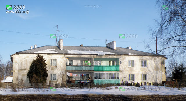 Типовой двухэтажный жилой дом на улице Рябиновой в селе Станки Вязниковского района Владимирской области