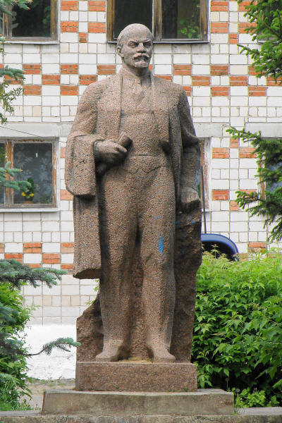 Памятник Ленину в посёлке Степанцево Вязниковского района Владимирской области
