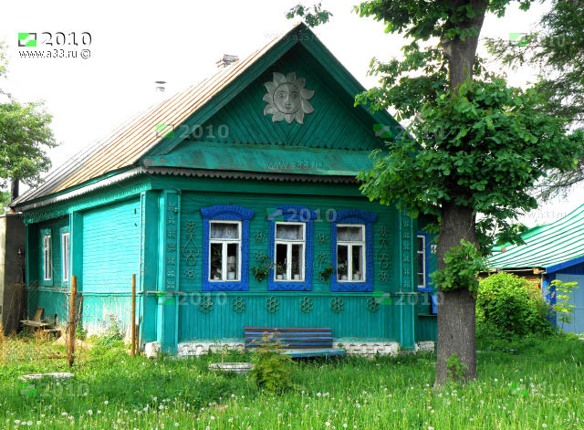 Жилой дом деревне Сысоево Вязниковского района Владимирской области с автобусной остановкой
