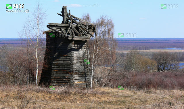 Старинная деревянная ветряная мельница возле деревни Войново Вязниковского района Владимирской области