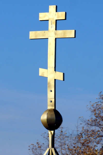 крест на церкви Святослава и Димитрия