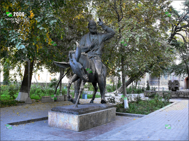 Памятник народному узбекскому персонажу Ходже Насреддину в Бухаре